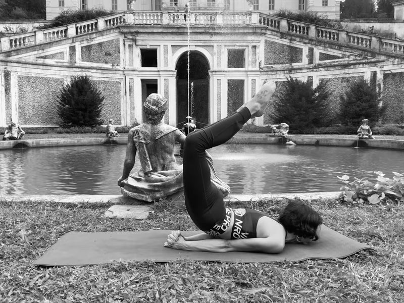 Salabhasana